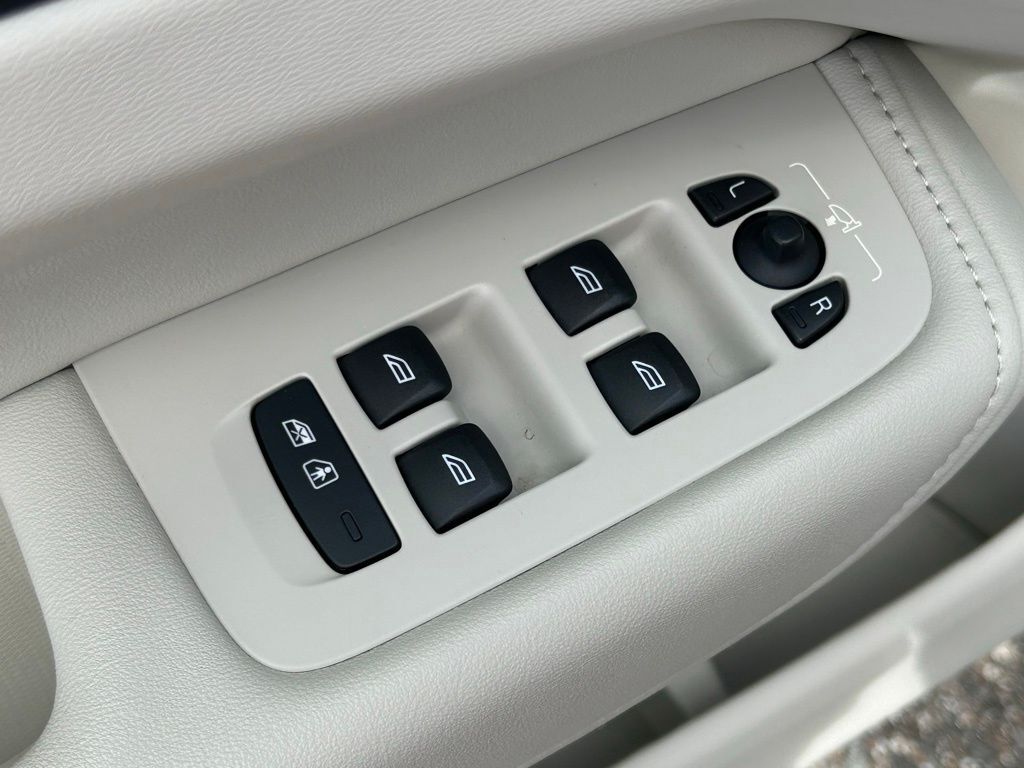 2023 Volvo XC60 B5 Plus Bright Theme Lakeland FL