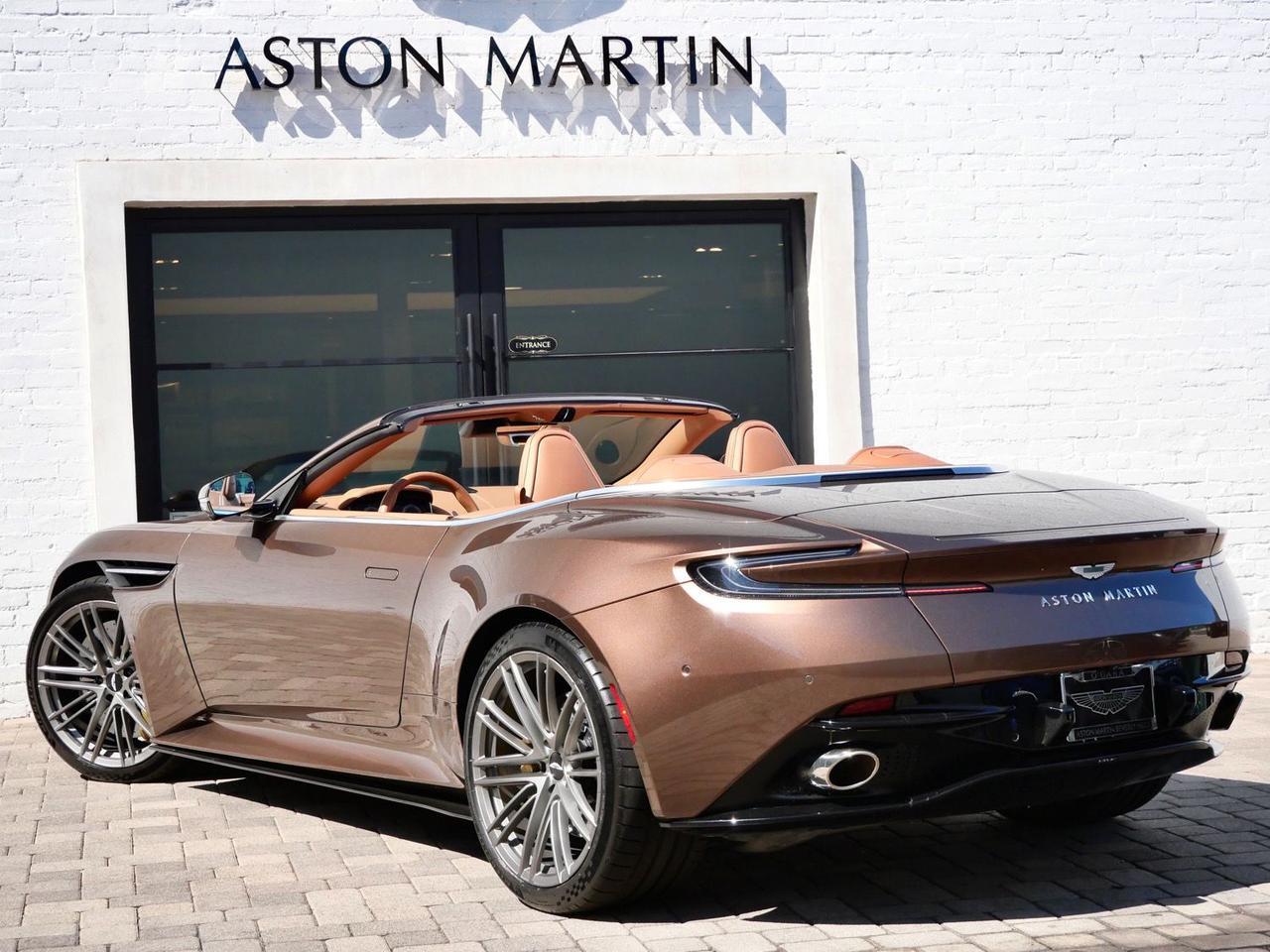 2024 Aston Martin DB12 Volante Volante