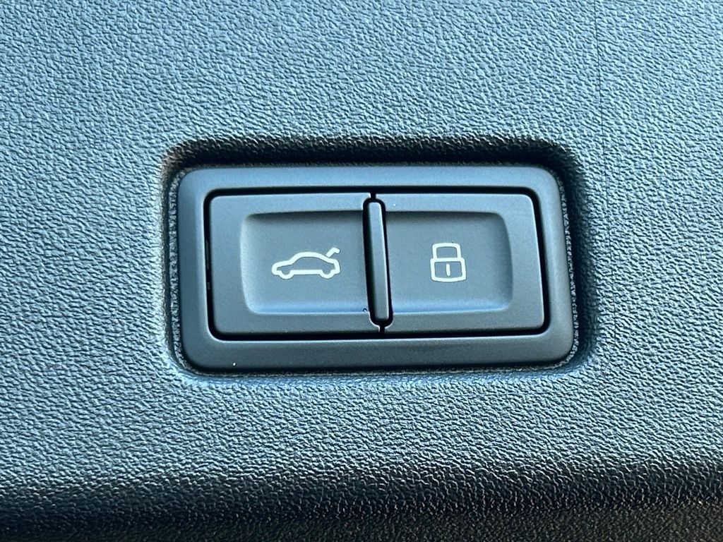 2024 Audi Q4 e-tron Premium Lakeland FL