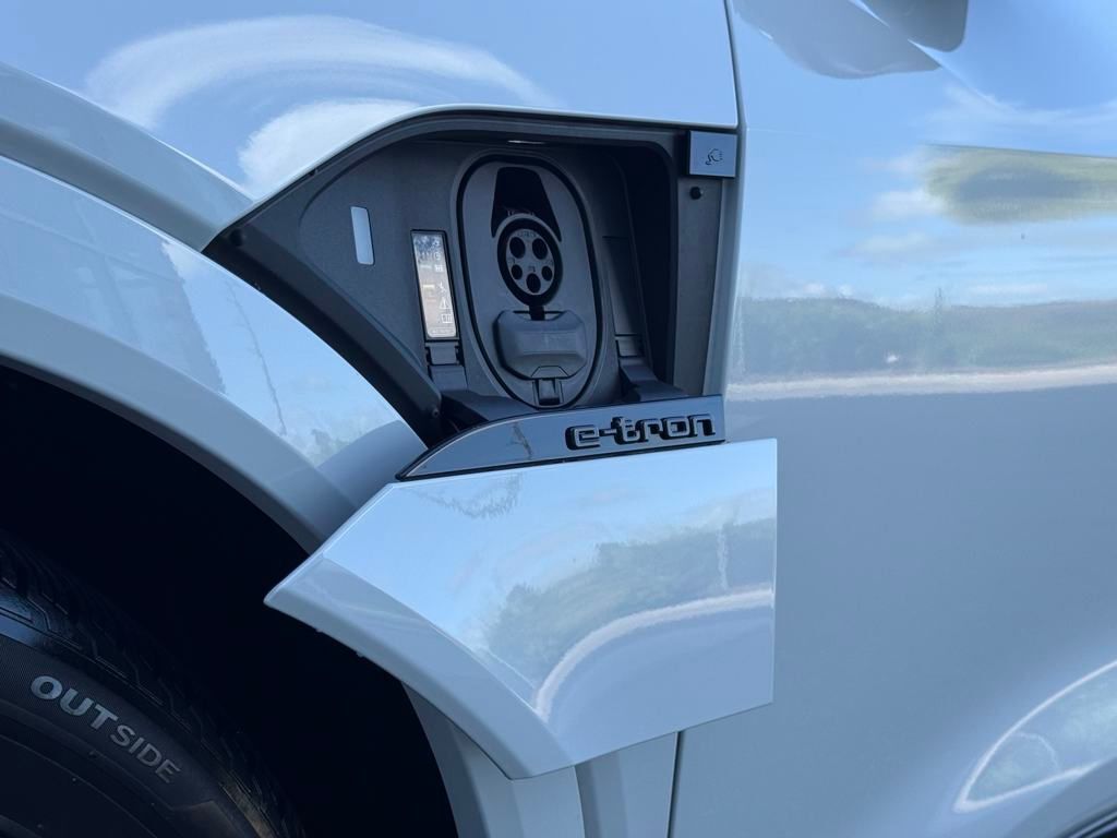 2024 Audi Q8 e-tron Premium Plus Lakeland FL