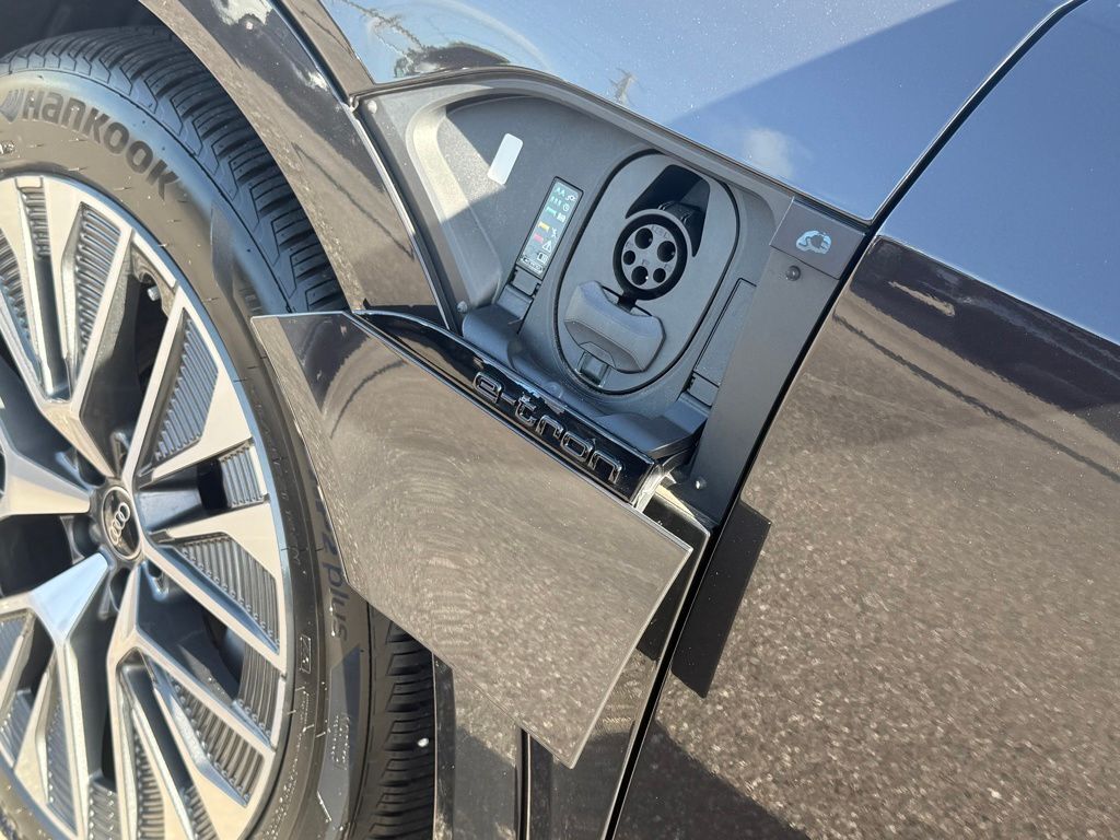 2024 Audi Q8 e-tron Premium Plus Lakeland FL