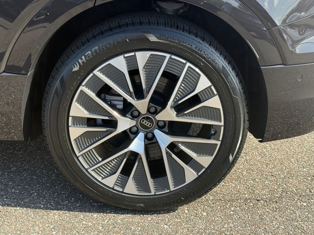 2024 Audi Q8 e-tron Premium Plus Lakeland FL