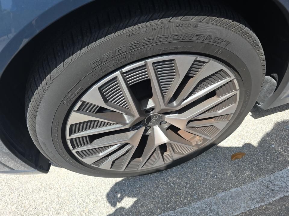 2024 Audi Q8 e-tron Premium Plus Tampa FL