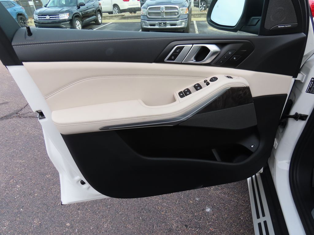 2024 BMW X5 xDrive50e