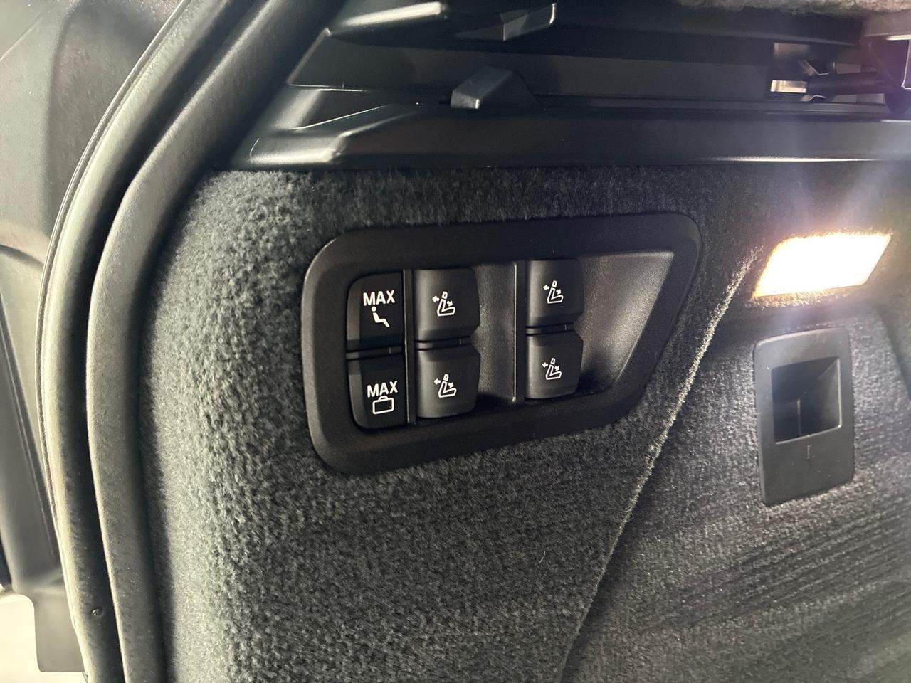 2024 BMW X7 xDrive40i, Premium Pkg, Climate Comfort Pkg, Parking Assist Pkg, Alcantara Headliner Houston TX 2024 BMW X7 xDrive40i, Premium Pkg, Climate Comfort Pkg, Parking Assist Pkg, Alcantara Headliner Houston TX