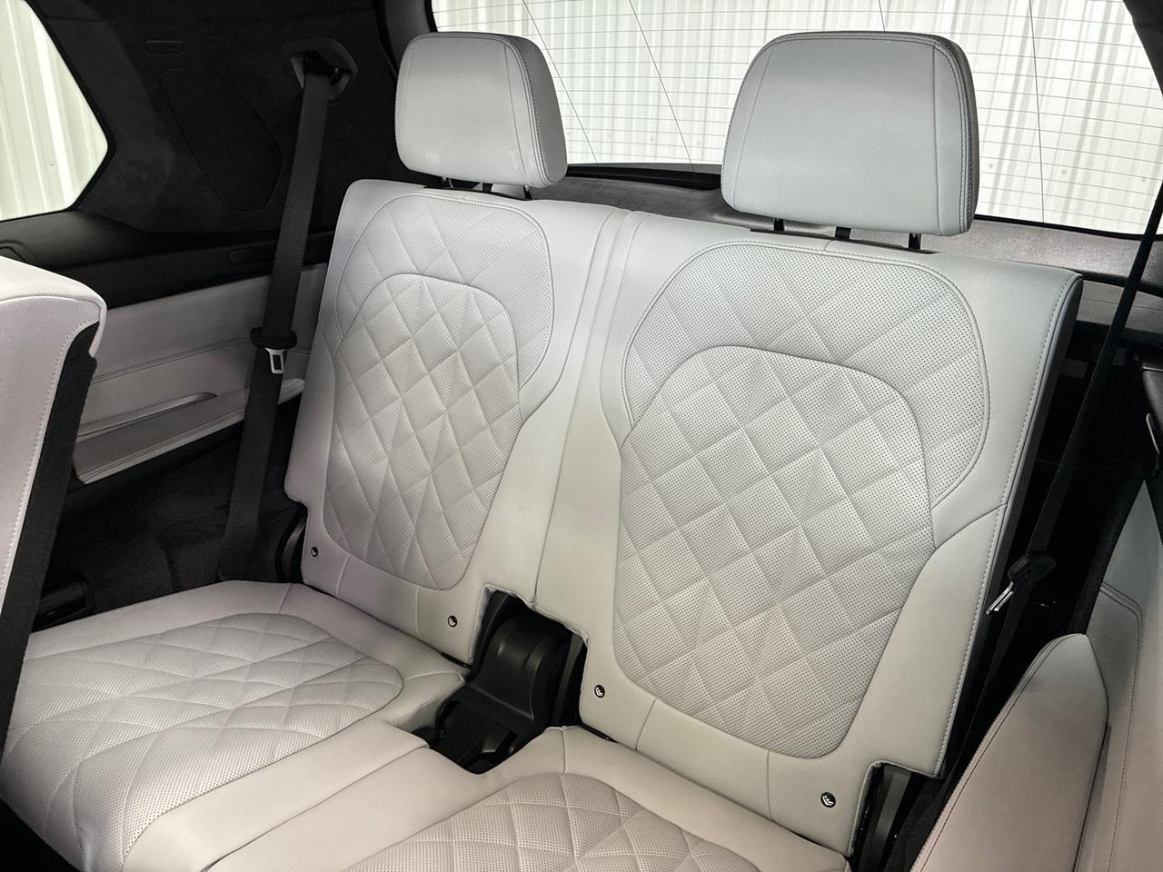 2024 BMW X7 xDrive40i, Premium Pkg, Climate Comfort Pkg, Parking Assist Pkg, Alcantara Headliner Houston TX 2024 BMW X7 xDrive40i, Premium Pkg, Climate Comfort Pkg, Parking Assist Pkg, Alcantara Headliner Houston TX