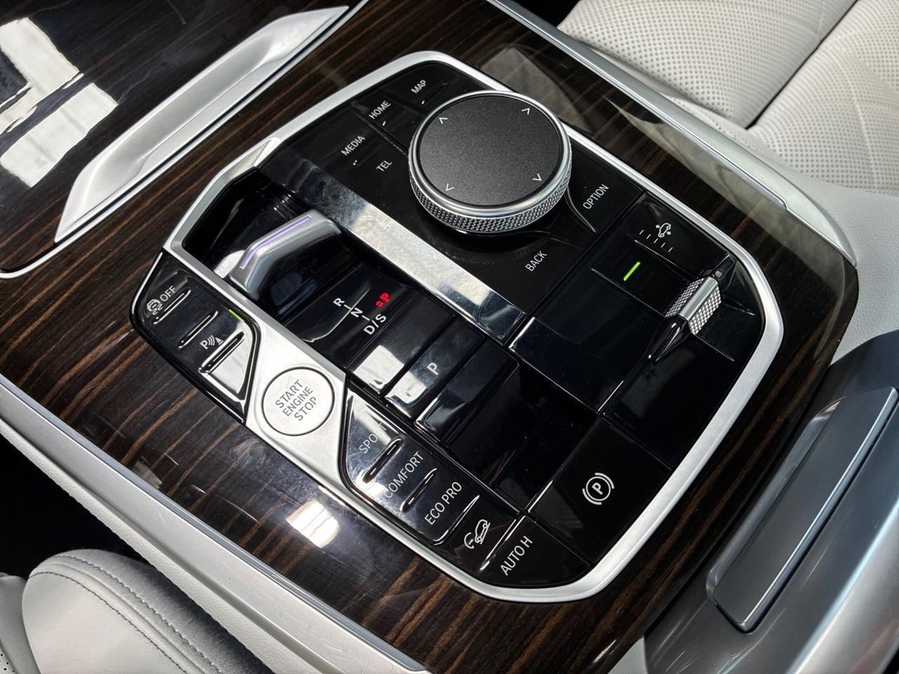 2024 BMW X7 xDrive40i, Premium Pkg, Climate Comfort Pkg, Parking Assist Pkg, Alcantara Headliner Houston TX 2024 BMW X7 xDrive40i, Premium Pkg, Climate Comfort Pkg, Parking Assist Pkg, Alcantara Headliner Houston TX