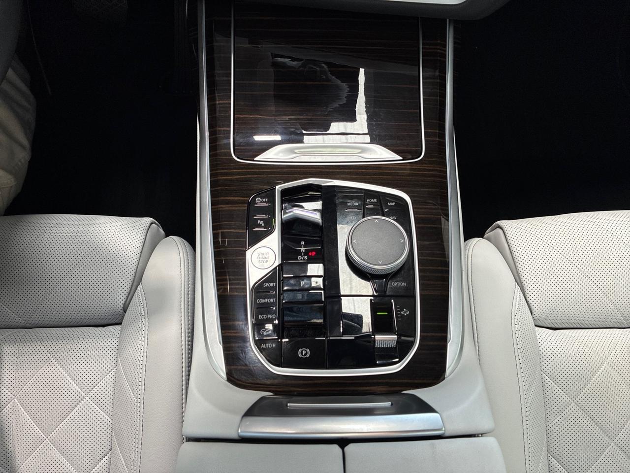 2024 BMW X7 xDrive40i, Premium Pkg, Climate Comfort Pkg, Parking Assist Pkg, Alcantara Headliner Houston TX 2024 BMW X7 xDrive40i, Premium Pkg, Climate Comfort Pkg, Parking Assist Pkg, Alcantara Headliner Houston TX