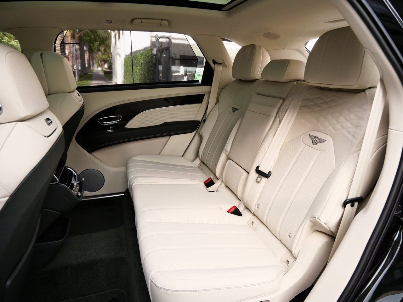 2024 Bentley Bentayga EWB Azure Azure Lawrence KS