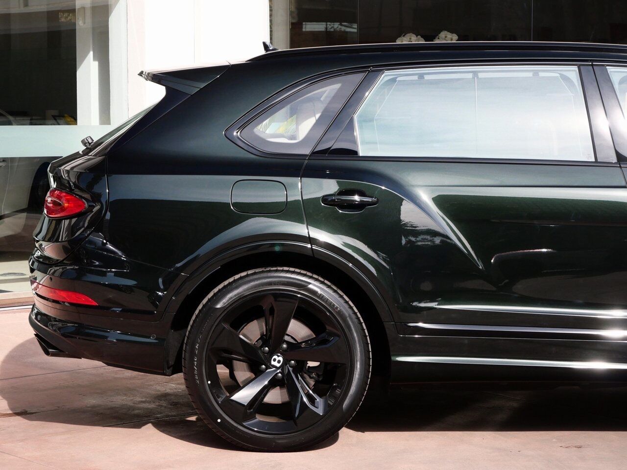 2024 Bentley Bentayga EWB Azure Azure Lawrence KS