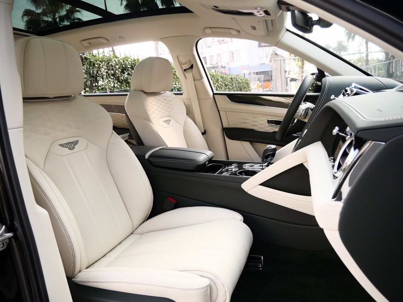 2024 Bentley Bentayga EWB Azure Azure Lawrence KS
