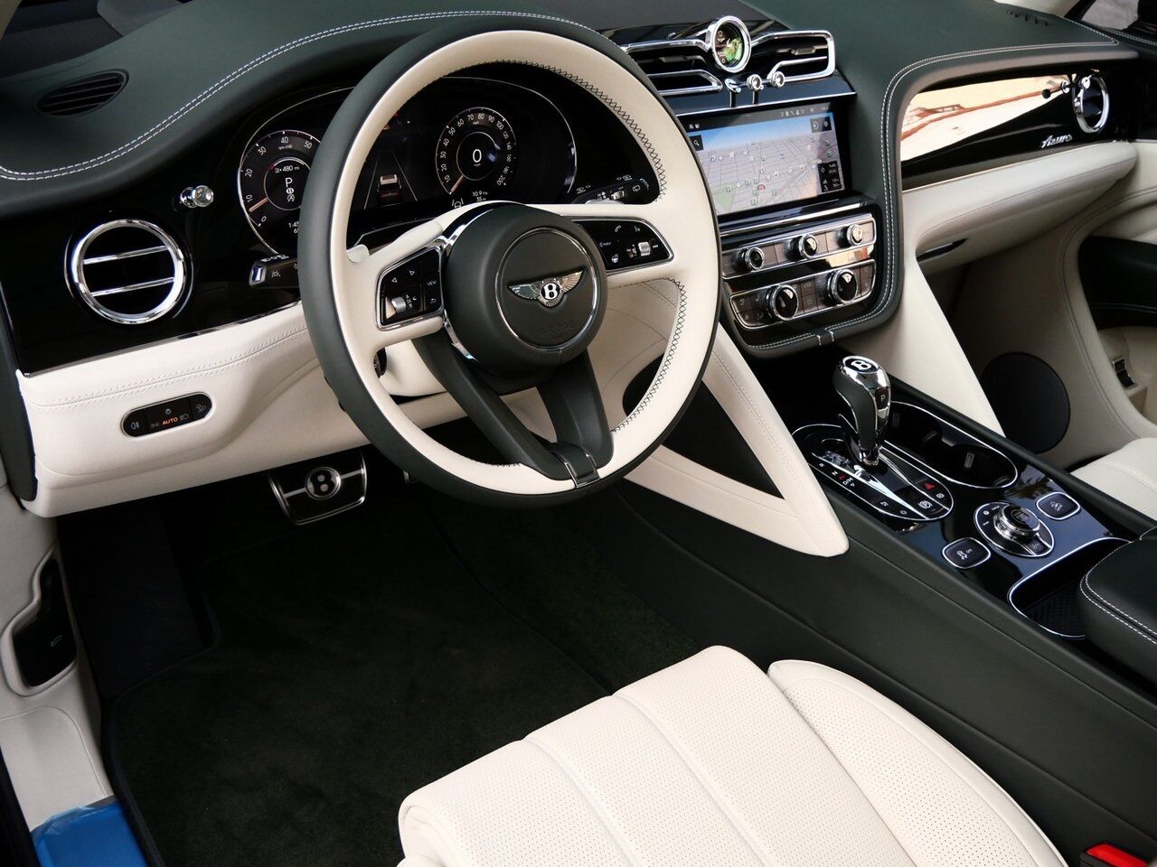 2024 Bentley Bentayga EWB Azure Azure Lawrence KS