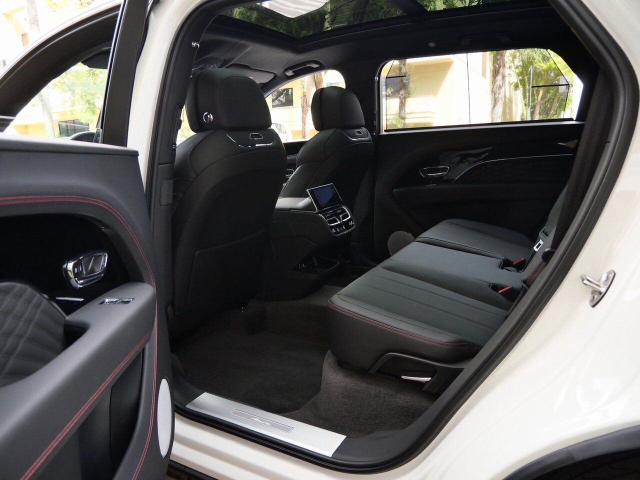 2024 Bentley Bentayga EWB Azure Azure Lawrence KS