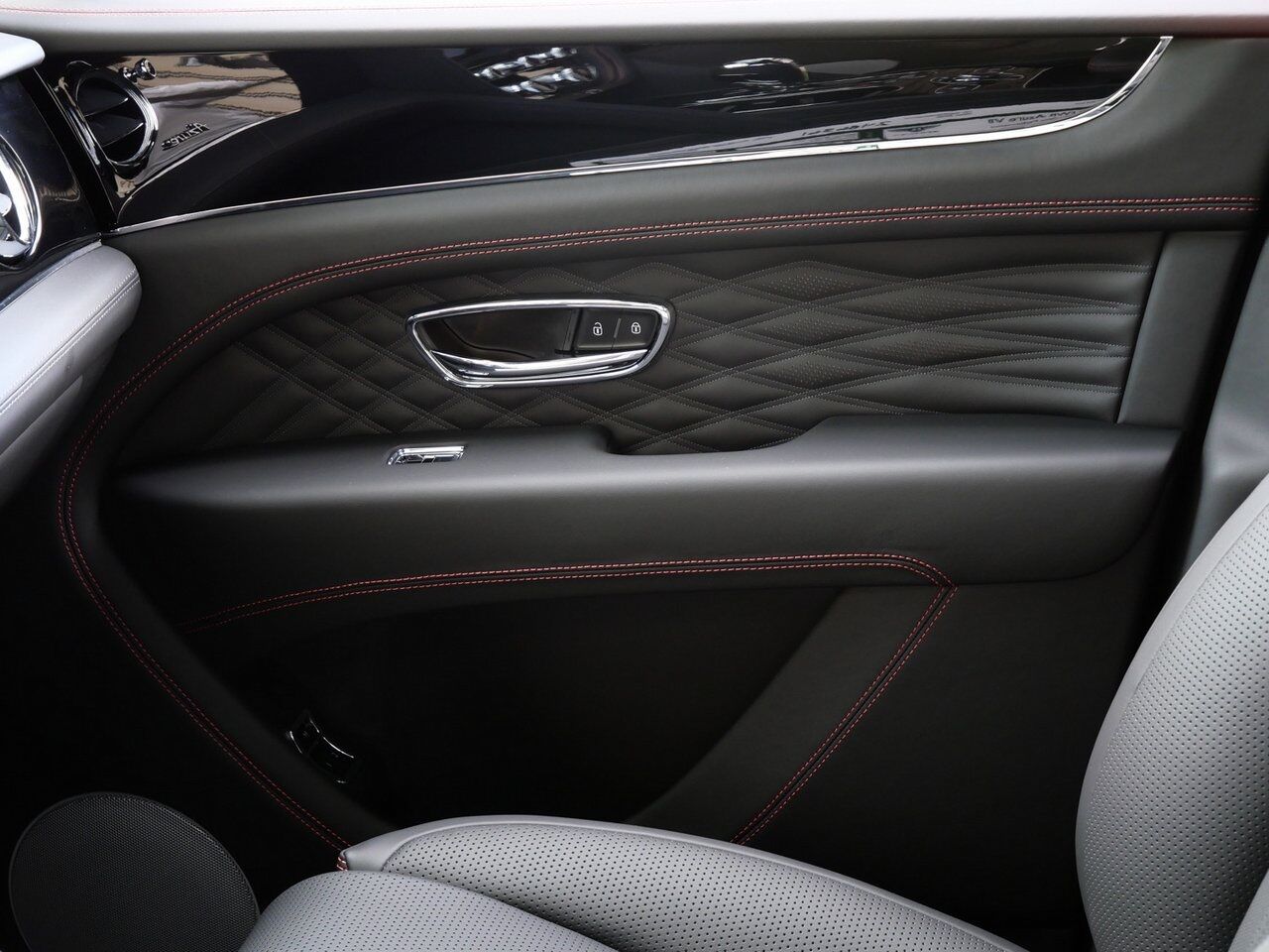 2024 Bentley Bentayga EWB Azure Azure Lawrence KS