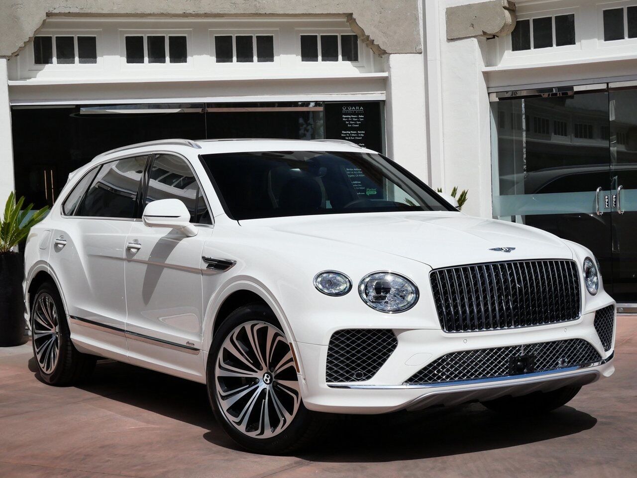 2024 Bentley Bentayga EWB Azure Azure Lawrence KS
