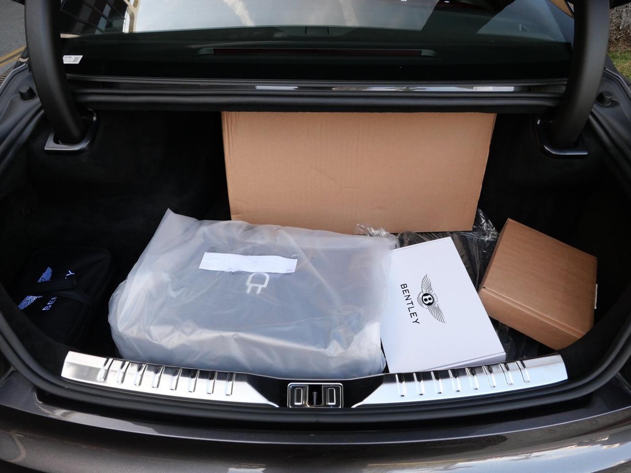 2024 Bentley Flying Spur Hybrid Azure Azure Lawrence KS