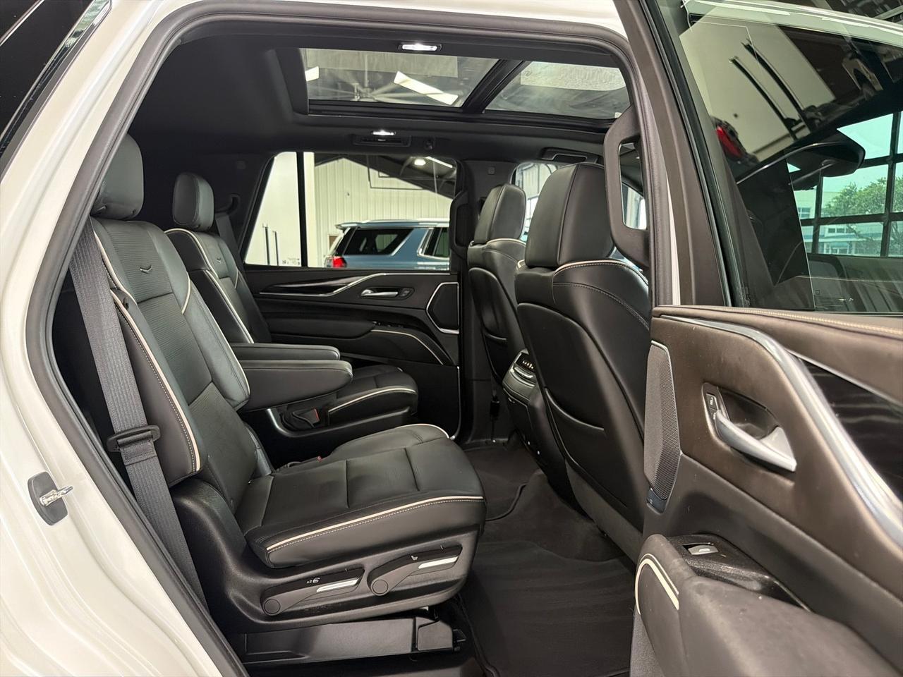 2024 Cadillac Escalade 4x4, Onyx Pkg, Touring Pkg, Power Assist Steps Houston TX 2024 Cadillac Escalade 4x4, Onyx Pkg, Touring Pkg, Power Assist Steps Houston TX