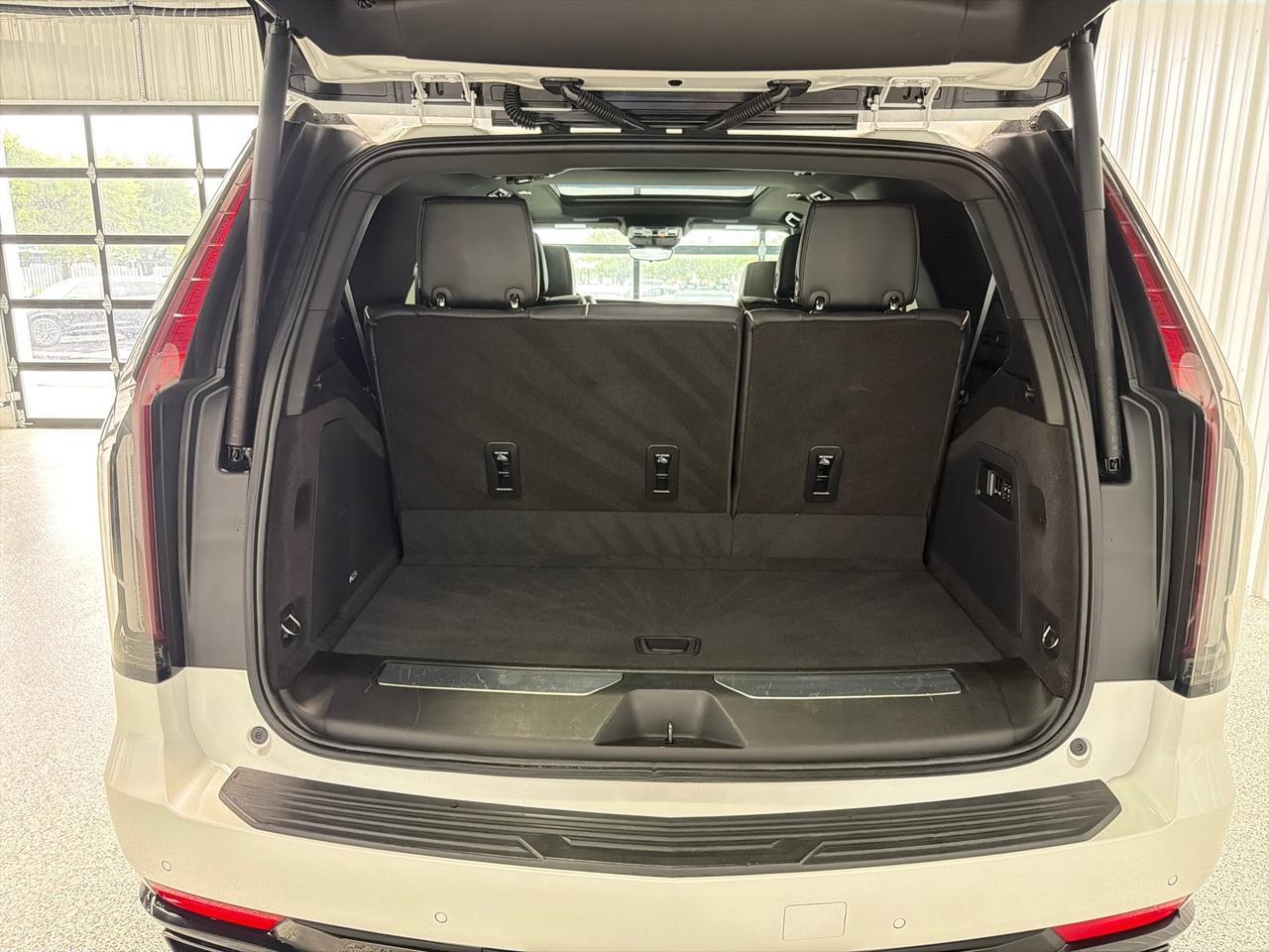 2024 Cadillac Escalade 4x4, Onyx Pkg, Touring Pkg, Power Assist Steps Houston TX 2024 Cadillac Escalade 4x4, Onyx Pkg, Touring Pkg, Power Assist Steps Houston TX