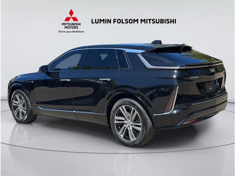 2024 Cadillac LYRIQ Luxury 1 Sport Utility 4D 2024 Cadillac LYRIQ Luxury 1 Sport Utility 4D