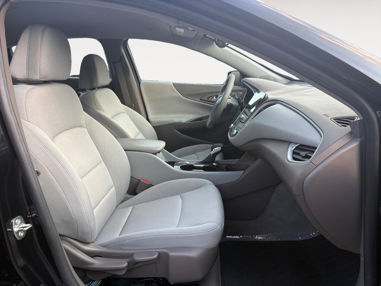 2024 Chevrolet Malibu LS, LANE KEEP ASSIST, FORWARD COLLISION WARNING, KEYLESS START, AUTO START/STOP, APPLE CARPLAY/ANDROID AUTO, BACKUP CAMERA, PARKING SENSORS, ONLY 1 OWNER, CLEAN CARFAX, SAVE ON THIS SEDAN! Virginia Beach VA 2024 Chevrolet Malibu LS, LANE KEEP ASSIST, FORWARD COLLISION WARNING, KEYLESS START, AUTO START/STOP, APPLE CARPLAY/ANDROID AUTO, BACKUP CAMERA, PARKING SENSORS, ONLY 1 OWNER, CLEAN CARFAX, SAVE ON THIS SEDAN! Virginia Beach VA