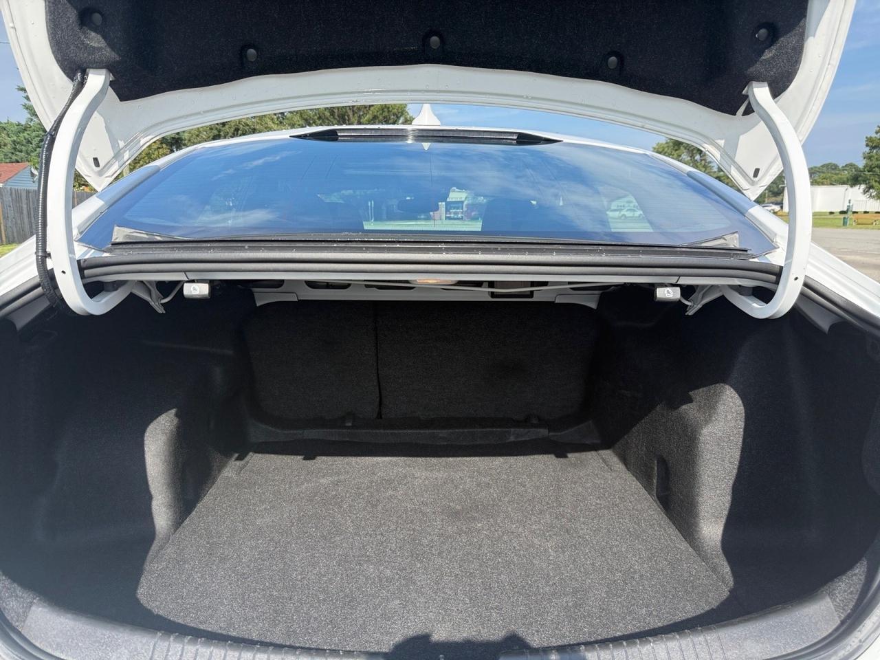 2024 Chevrolet Malibu LT, MOONROOF, APPLE CARPLAY/ANDROID AUTO, WIFI, NAVIGATION, POWER MIRRORS, BACKUP CAMERA, REMOTE START, ONLY 1 OWNER, COME AND TEST DRIVE TODAY! Norfolk VA 2024 Chevrolet Malibu LT, MOONROOF, APPLE CARPLAY/ANDROID AUTO, WIFI, NAVIGATION, POWER MIRRORS, BACKUP CAMERA, REMOTE START, ONLY 1 OWNER, COME AND TEST DRIVE TODAY! Norfolk VA