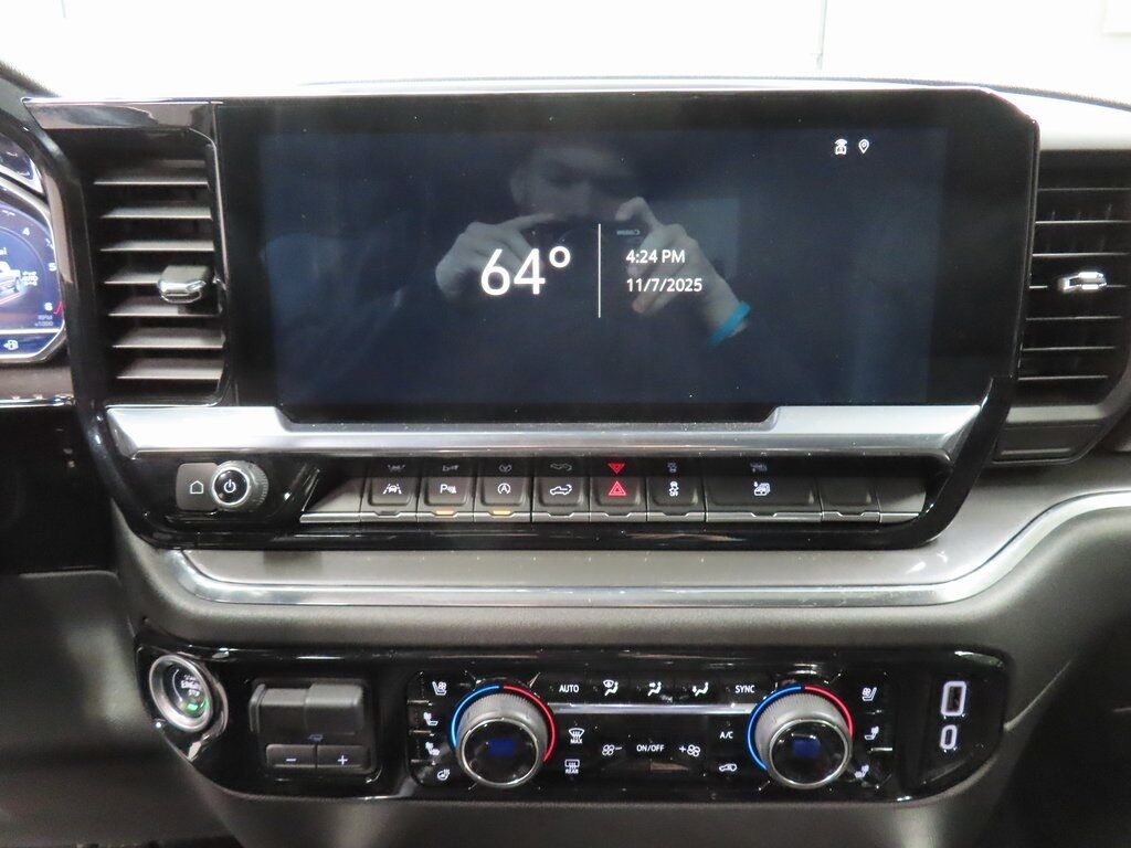 2024 Chevrolet Silverado 1500 4x4 Crew Cab High Country Fond du Lac WI 2024 Chevrolet Silverado 1500 4x4 Crew Cab High Country Fond du Lac WI