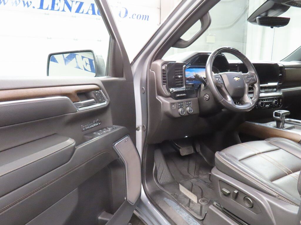 2024 Chevrolet Silverado 1500 4x4 Crew Cab High Country Fond du Lac WI 2024 Chevrolet Silverado 1500 4x4 Crew Cab High Country Fond du Lac WI