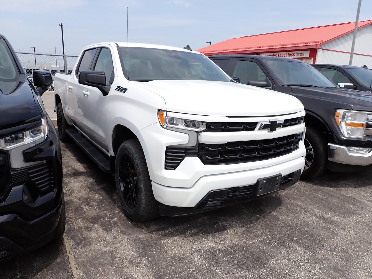 2024 Chevrolet Silverado 1500 RST 4WD CREW CAB Listowel ON 2024 Chevrolet Silverado 1500 RST 4WD CREW CAB Listowel ON