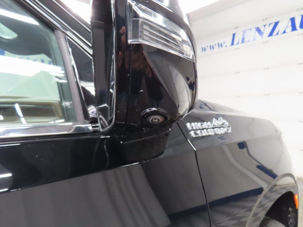 2024 Chevrolet Suburban High Country 4WD Fond du Lac WI 2024 Chevrolet Suburban High Country 4WD Fond du Lac WI