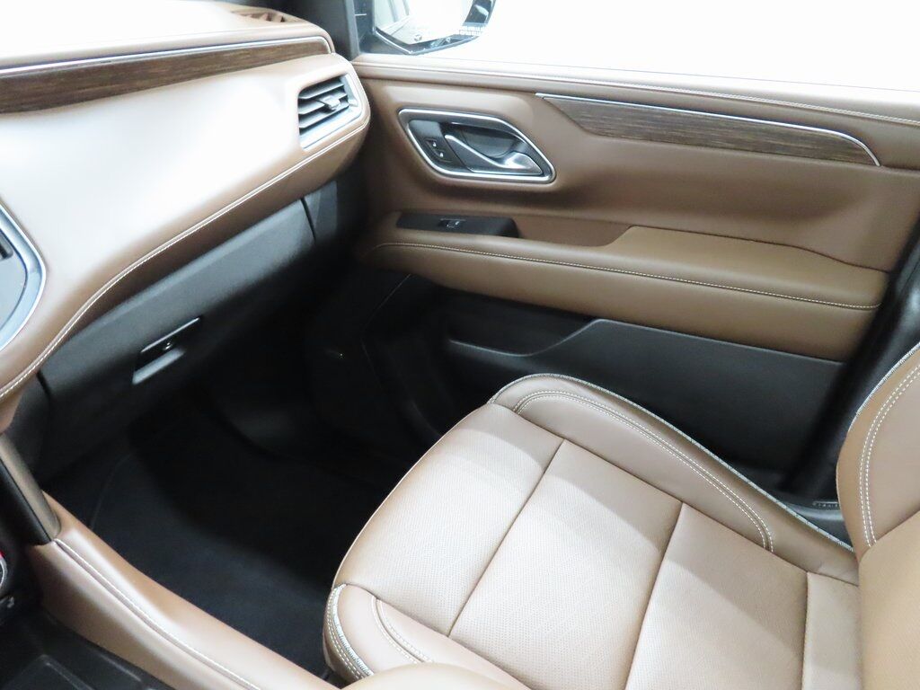 2024 Chevrolet Suburban High Country 4WD Fond du Lac WI 2024 Chevrolet Suburban High Country 4WD Fond du Lac WI