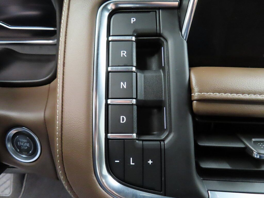 2024 Chevrolet Suburban High Country 4WD Fond du Lac WI 2024 Chevrolet Suburban High Country 4WD Fond du Lac WI