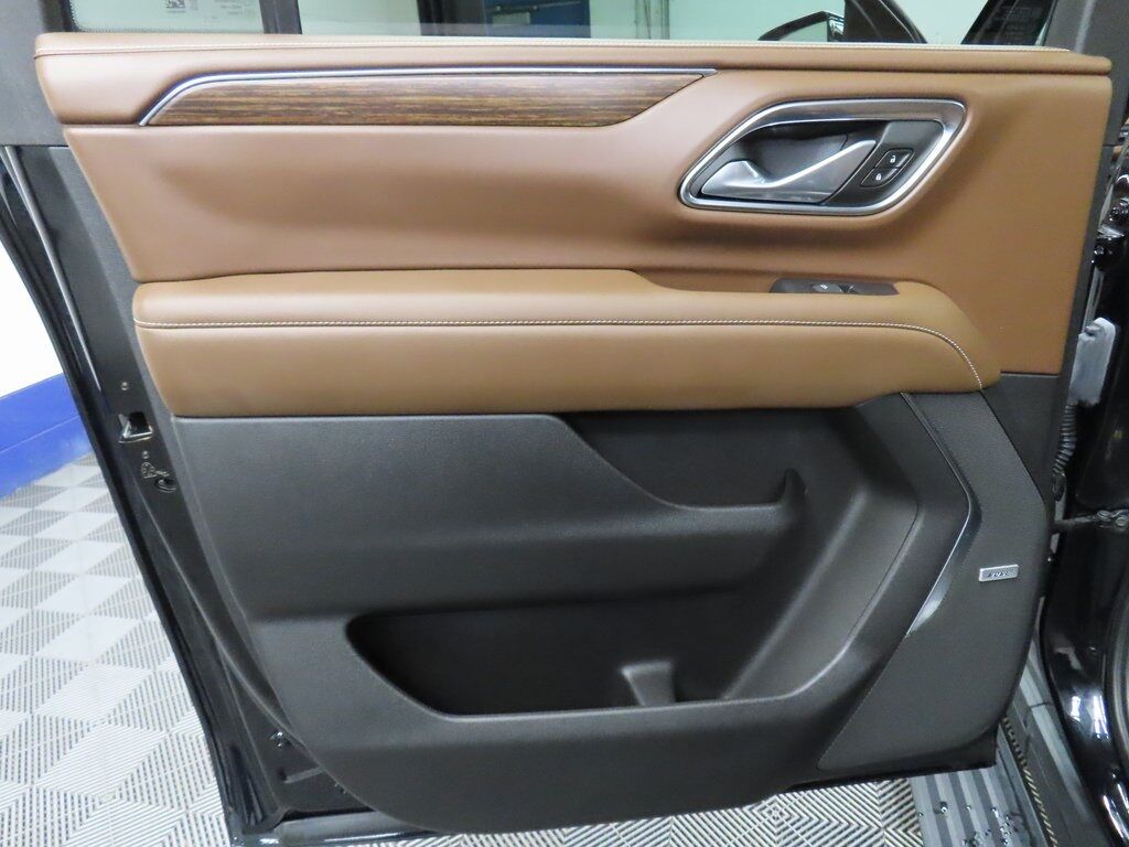 2024 Chevrolet Suburban High Country 4WD Fond du Lac WI 2024 Chevrolet Suburban High Country 4WD Fond du Lac WI