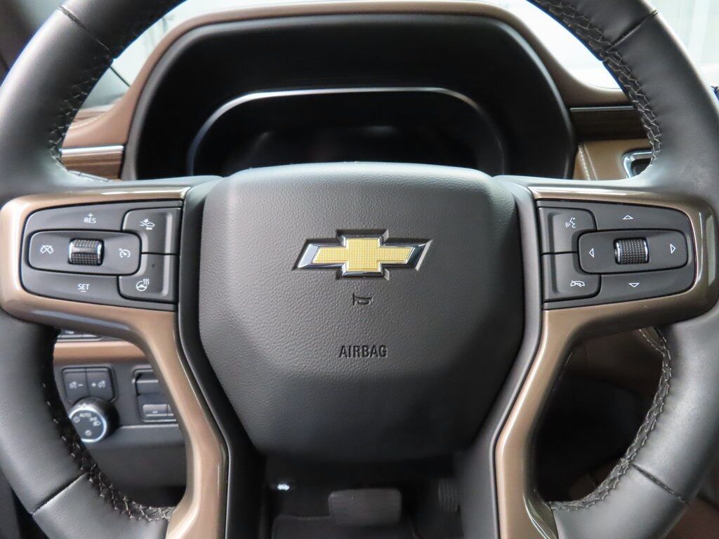 2024 Chevrolet Suburban High Country 4WD Fond du Lac WI 2024 Chevrolet Suburban High Country 4WD Fond du Lac WI