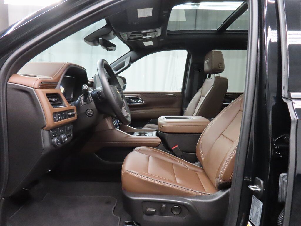 2024 Chevrolet Suburban High Country 4WD Fond du Lac WI 2024 Chevrolet Suburban High Country 4WD Fond du Lac WI