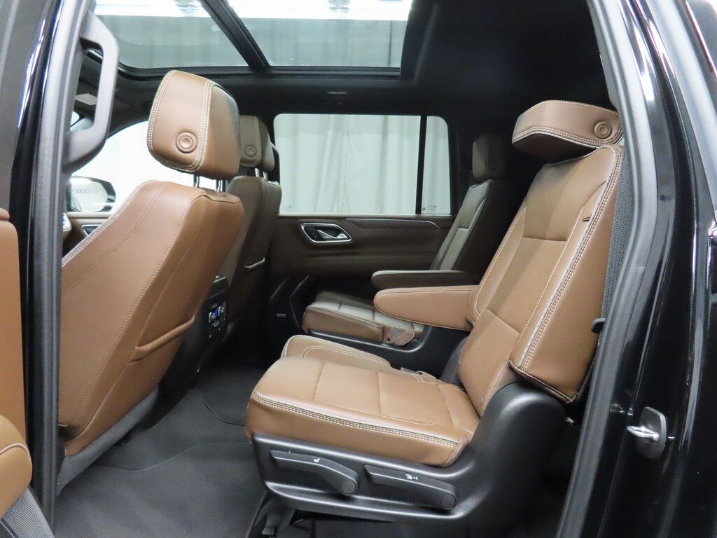 2024 Chevrolet Suburban High Country 4WD Fond du Lac WI 2024 Chevrolet Suburban High Country 4WD Fond du Lac WI