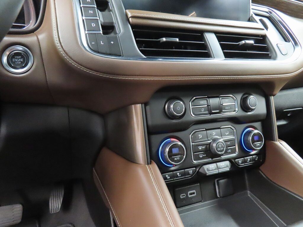 2024 Chevrolet Suburban High Country 4WD Fond du Lac WI 2024 Chevrolet Suburban High Country 4WD Fond du Lac WI