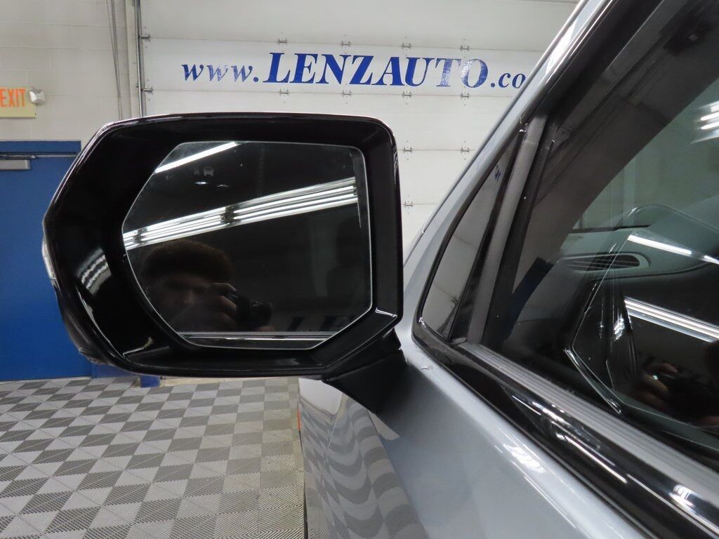 2024 Chevrolet Suburban RST 4WD Fond du Lac WI 2024 Chevrolet Suburban RST 4WD Fond du Lac WI