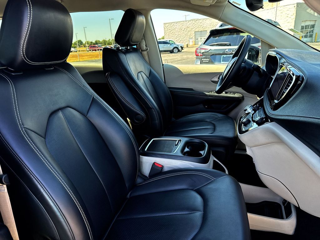 2024 Chrysler Pacifica Hybrid Select Oklahoma City OK