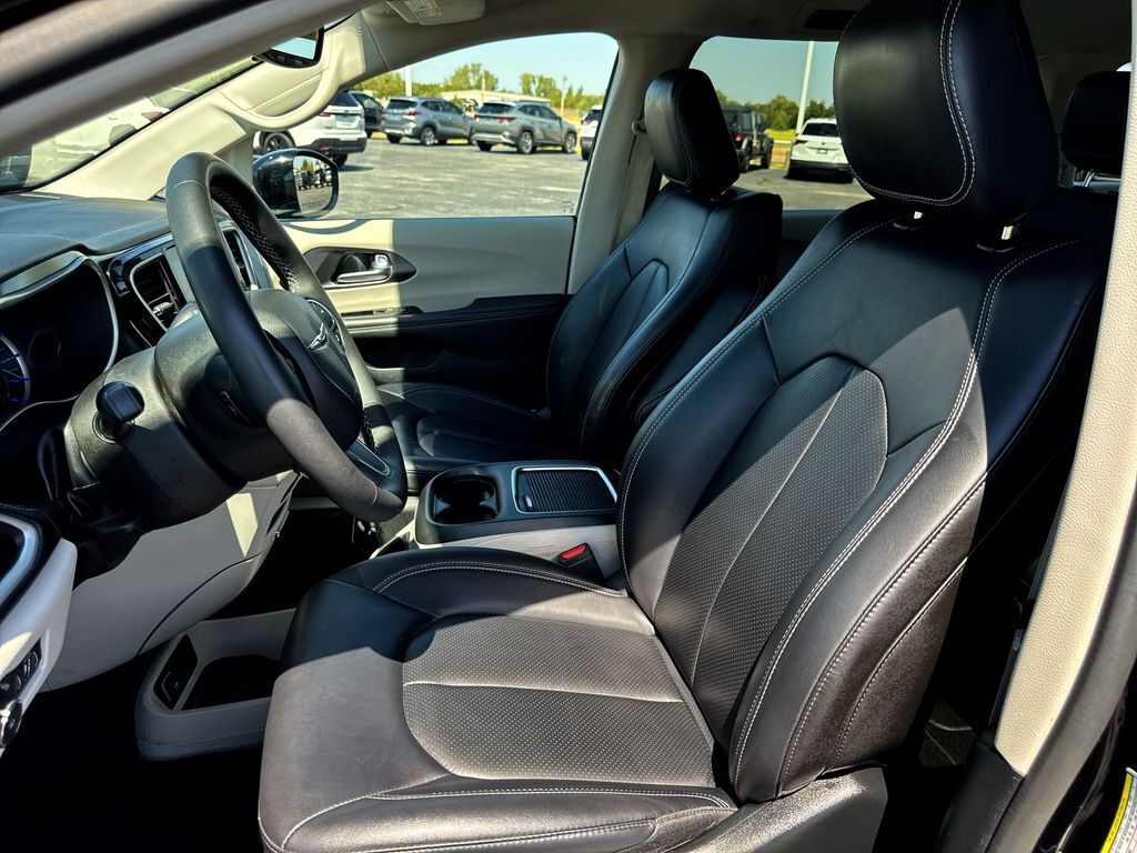 2024 Chrysler Pacifica Hybrid Select Oklahoma City OK