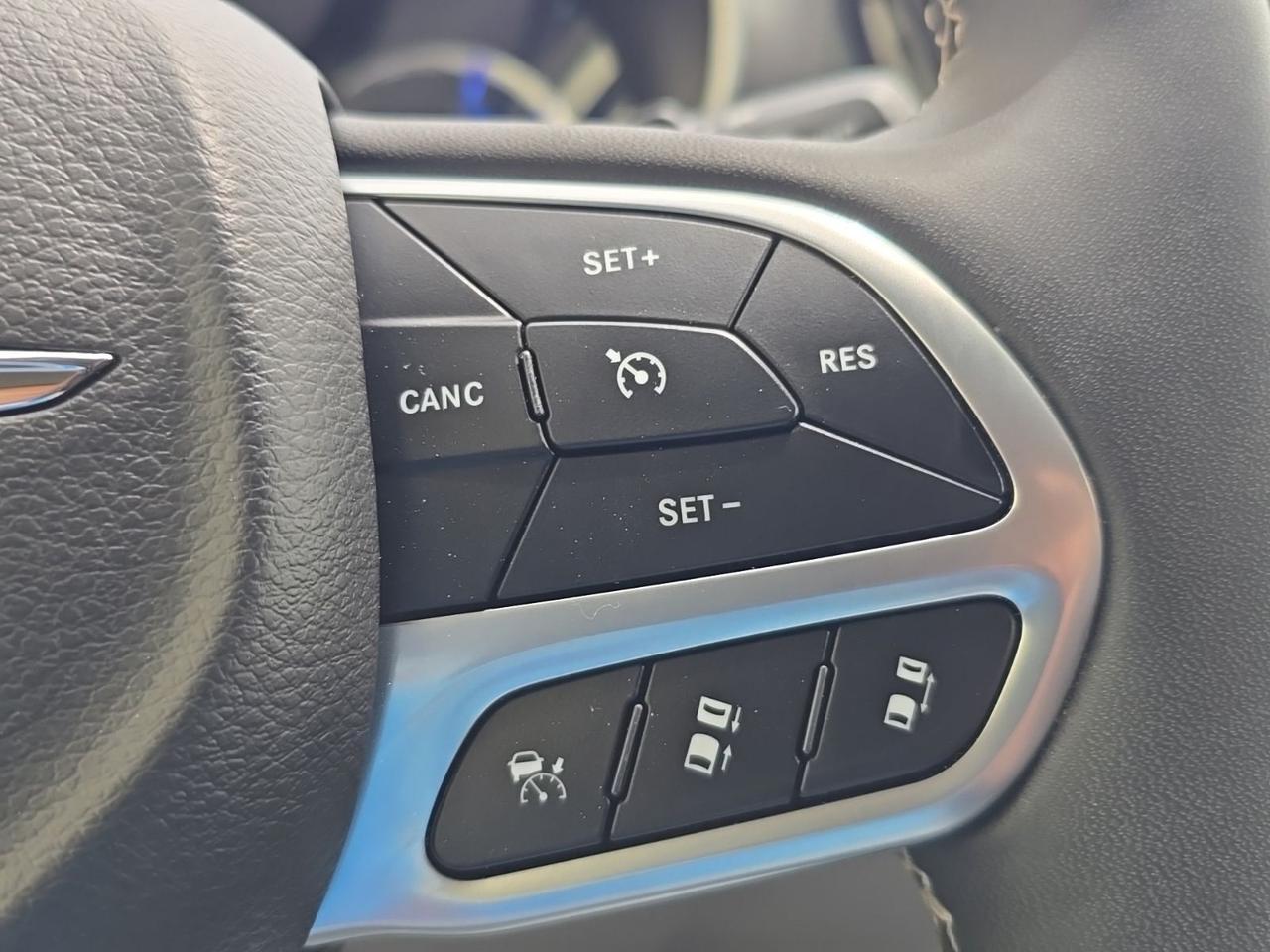 2024 Chrysler Pacifica Hybrid Select Watertown SD 2024 Chrysler Pacifica Hybrid Select Watertown SD