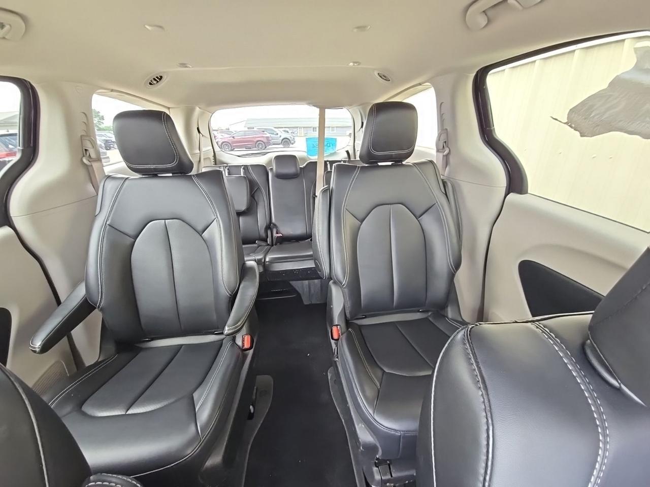 2024 Chrysler Pacifica Hybrid Select Watertown SD 2024 Chrysler Pacifica Hybrid Select Watertown SD