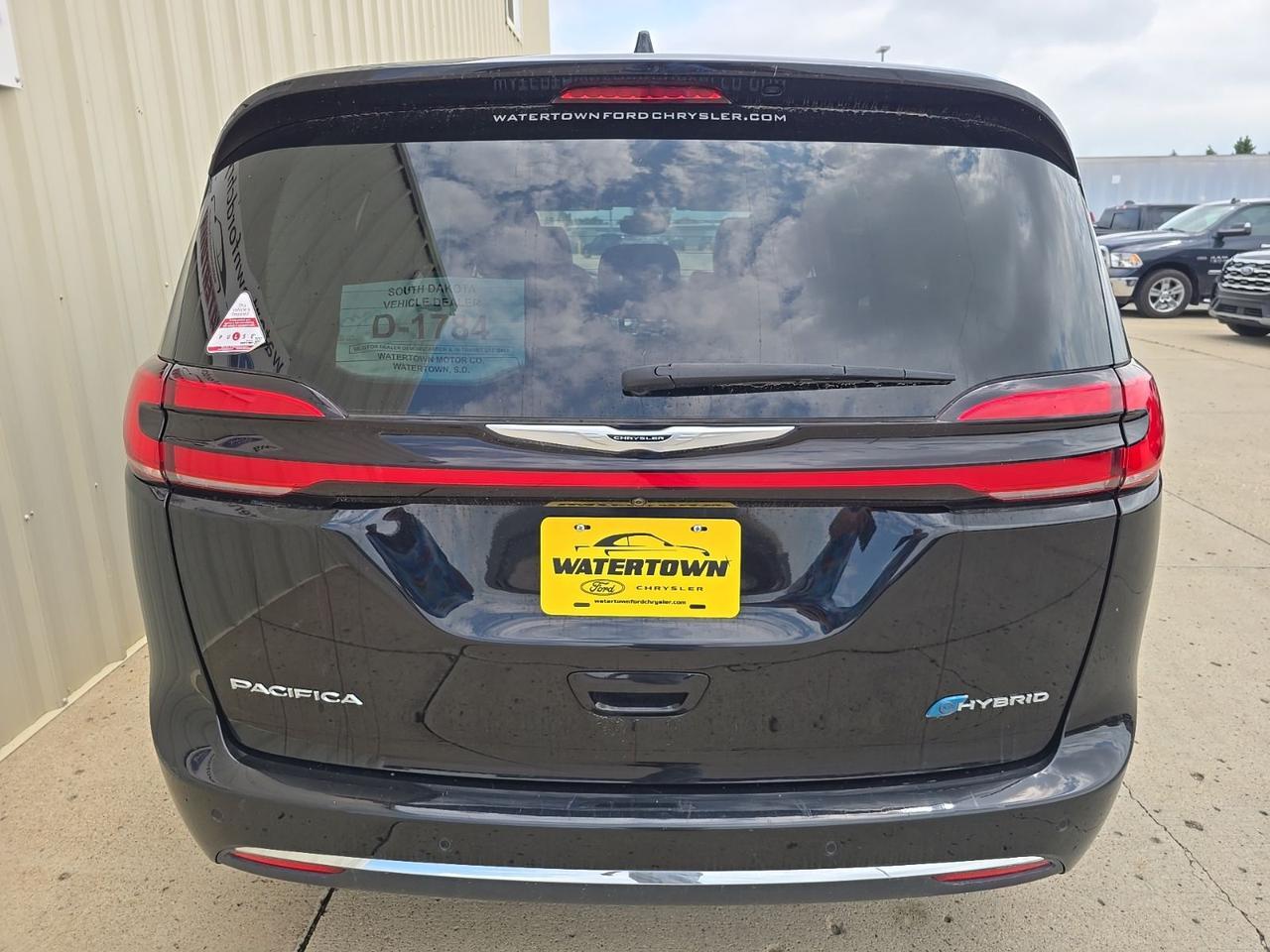 2024 Chrysler Pacifica Hybrid Select Watertown SD 2024 Chrysler Pacifica Hybrid Select Watertown SD