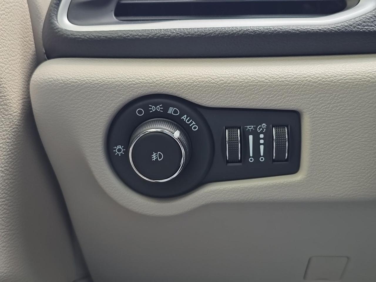2024 Chrysler Pacifica Hybrid Select Watertown SD 2024 Chrysler Pacifica Hybrid Select Watertown SD