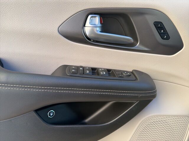 2024 Chrysler Pacifica Hybrid Select Watertown SD 2024 Chrysler Pacifica Hybrid Select Watertown SD