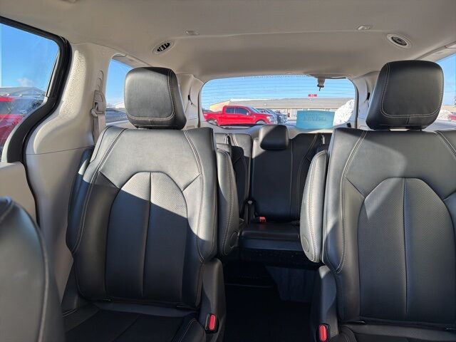 2024 Chrysler Pacifica Hybrid Select Watertown SD 2024 Chrysler Pacifica Hybrid Select Watertown SD