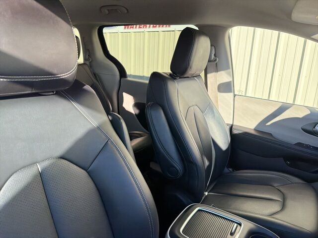 2024 Chrysler Pacifica Hybrid Select Watertown SD 2024 Chrysler Pacifica Hybrid Select Watertown SD