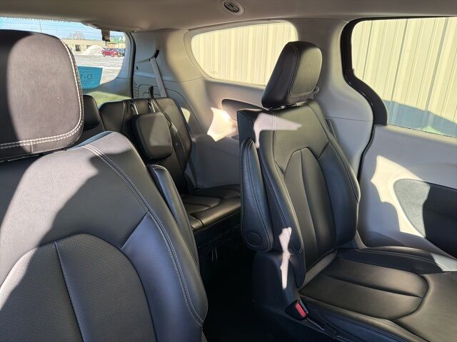 2024 Chrysler Pacifica Hybrid Select Watertown SD 2024 Chrysler Pacifica Hybrid Select Watertown SD