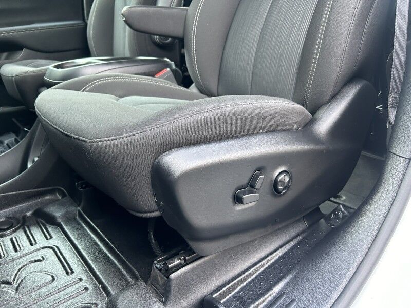 2024 Chrysler Pacifica Touring - HANDICAP VAN Webster MA 2024 Chrysler Pacifica Touring - HANDICAP VAN Webster MA