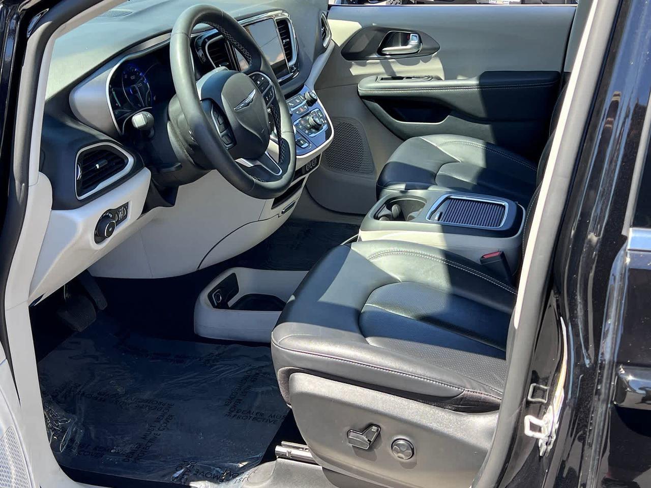 2024 Chrysler Pacifica Touring L Irving TX