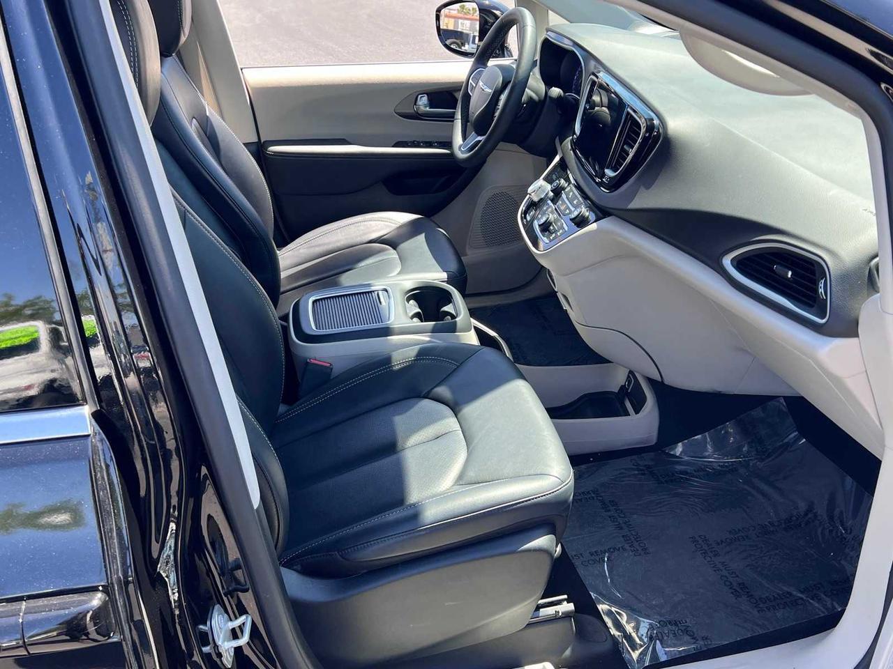 2024 Chrysler Pacifica Touring L Irving TX
